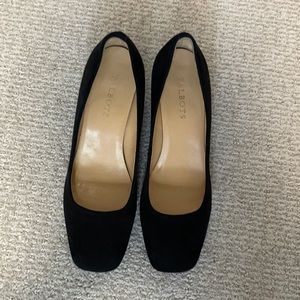 Talbots black suede dress pumps